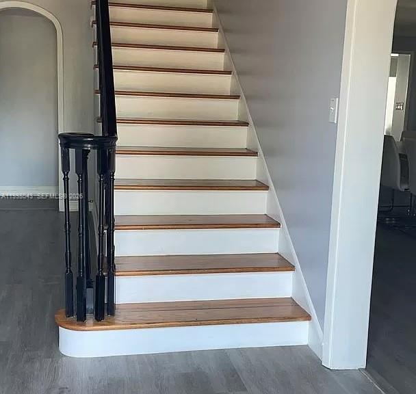 HOLLYWOOD LAKES SECTION - Residential