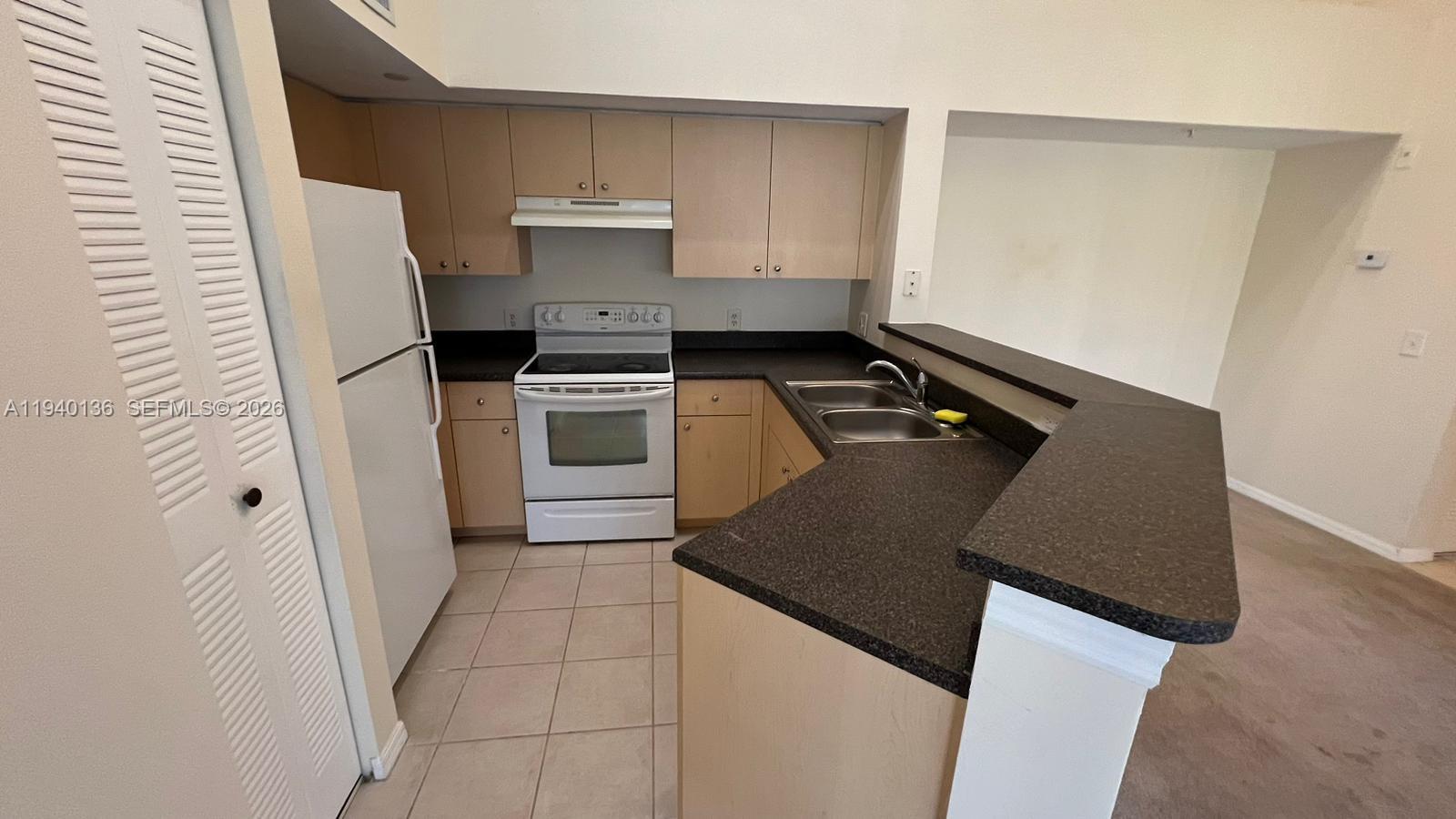 EMERALD ISLE AT LAGUNA LA - Residential