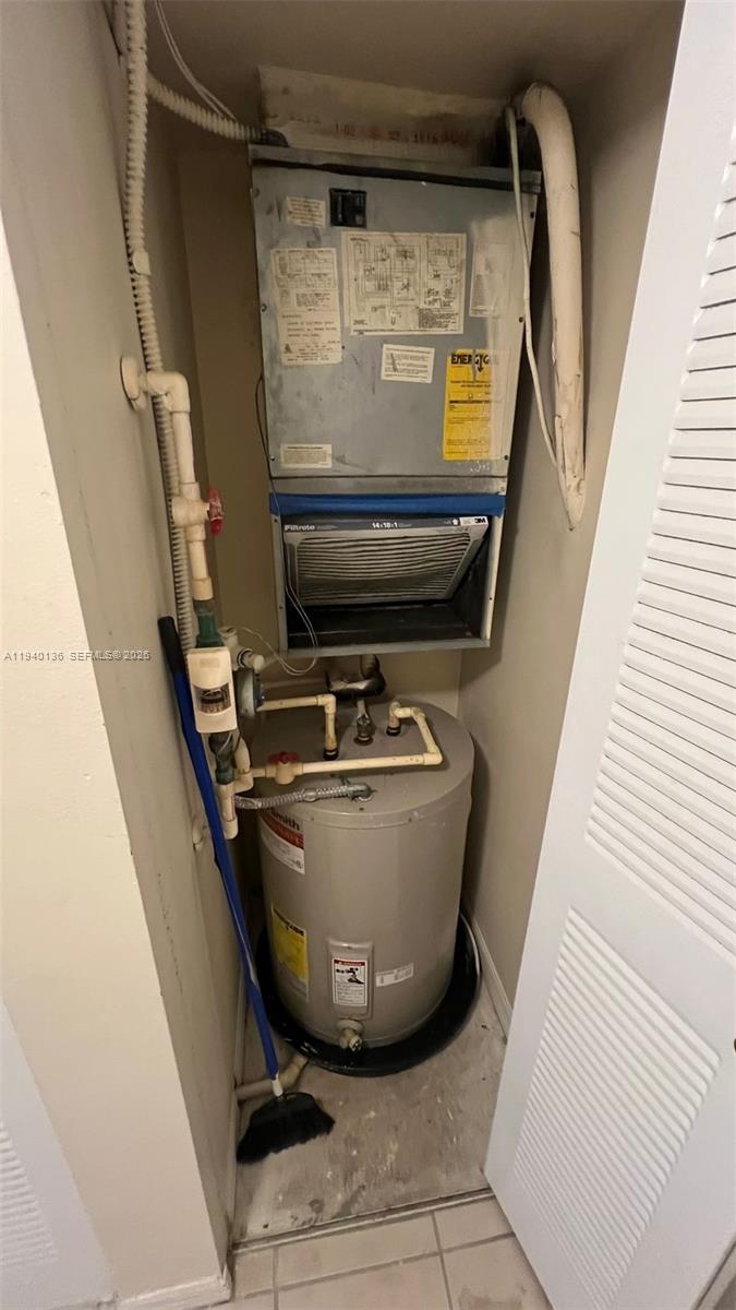 EMERALD ISLE AT LAGUNA LA - Residential