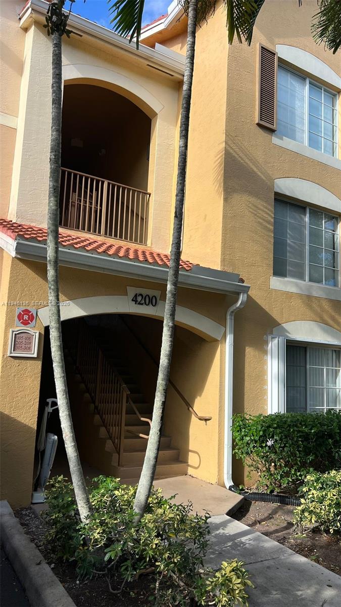 EMERALD ISLE AT LAGUNA LA - Residential