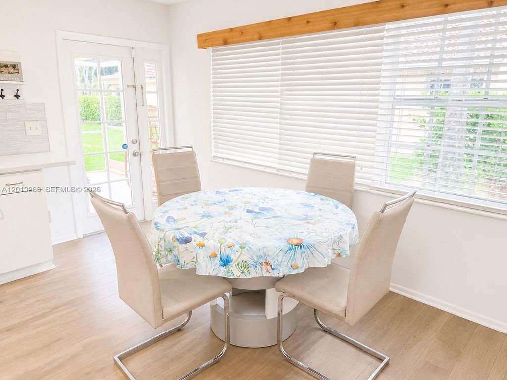 Photo of 11461 Lakeview Dr #8A, Coral Springs, FL 33071 (MLS # A12019263)