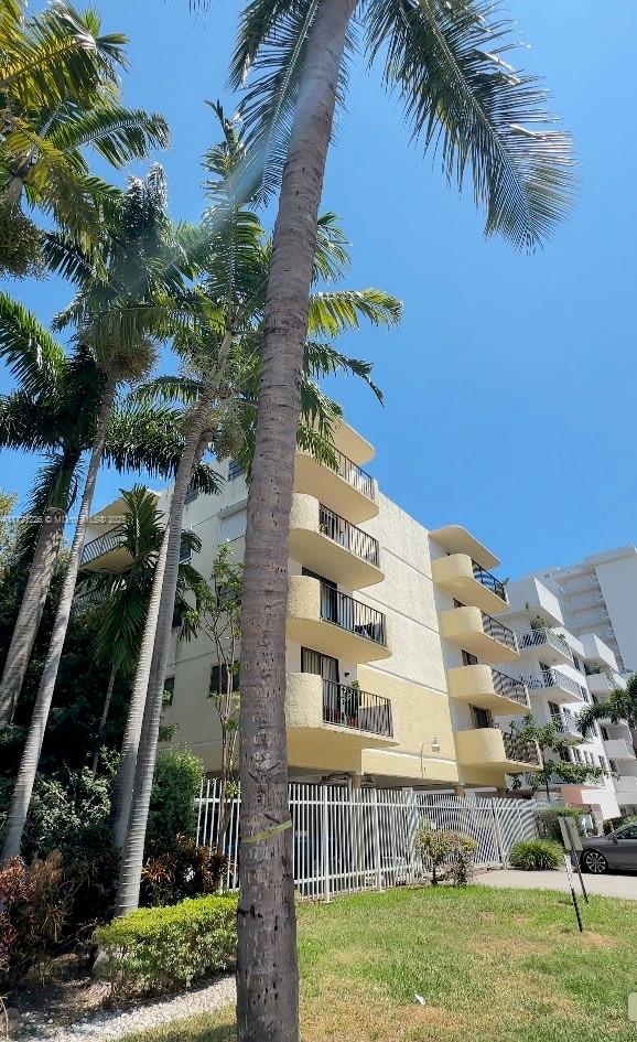 Property for Sale at 1673 Bay Rd 405, Miami Beach, Miami-Dade County, Florida - Bedrooms: 2 
Bathrooms: 2  - $429,000
