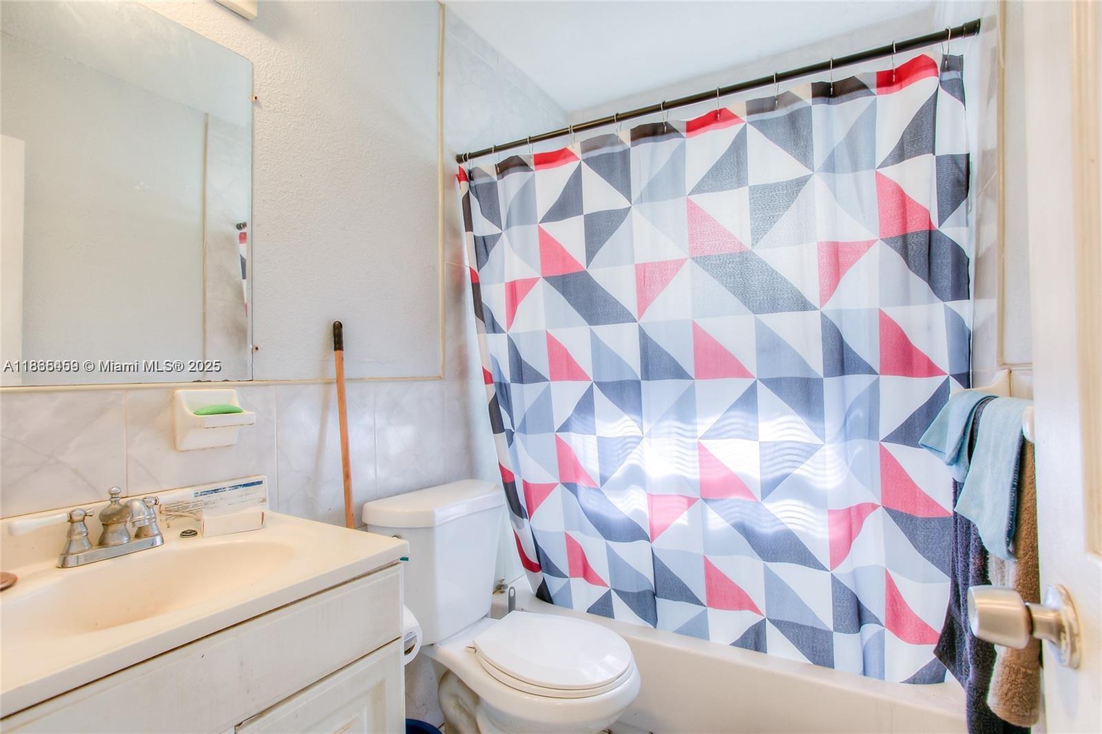 ROOSEVELT GARDENS 3RD ADD - Residential Income