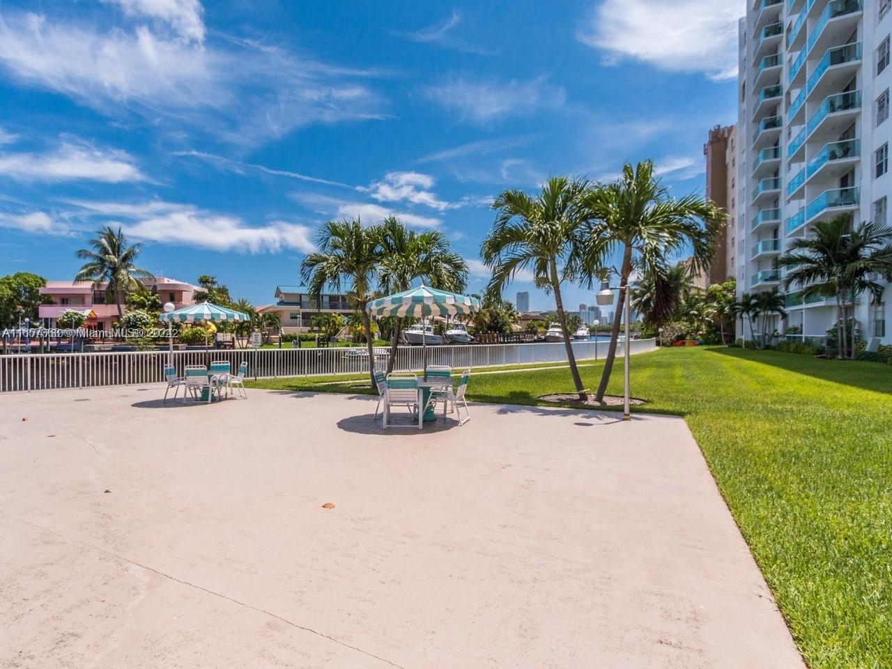 STRATFORD HOUSE CONDO - Residential