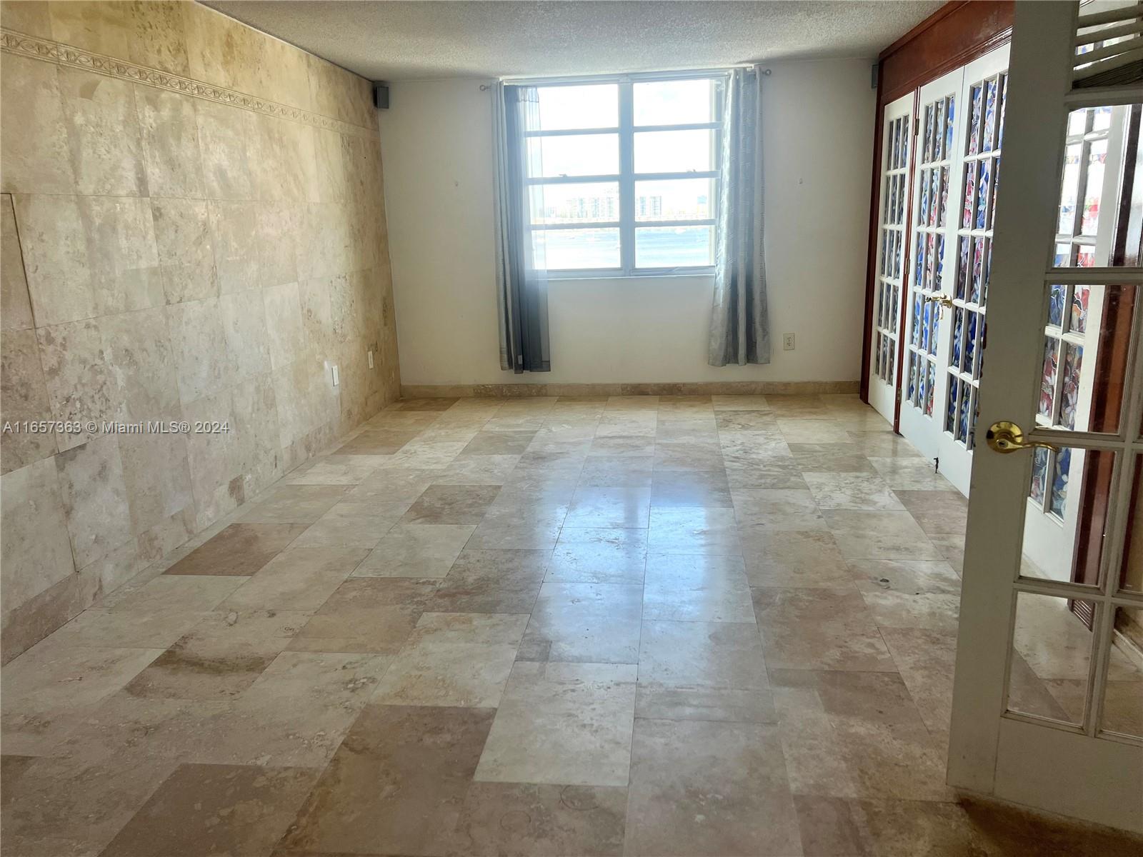 STRATFORD HOUSE CONDO - Residential