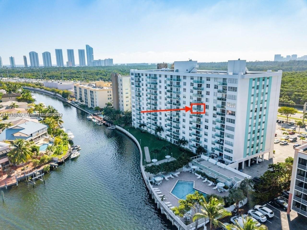 STRATFORD HOUSE CONDO - Residential