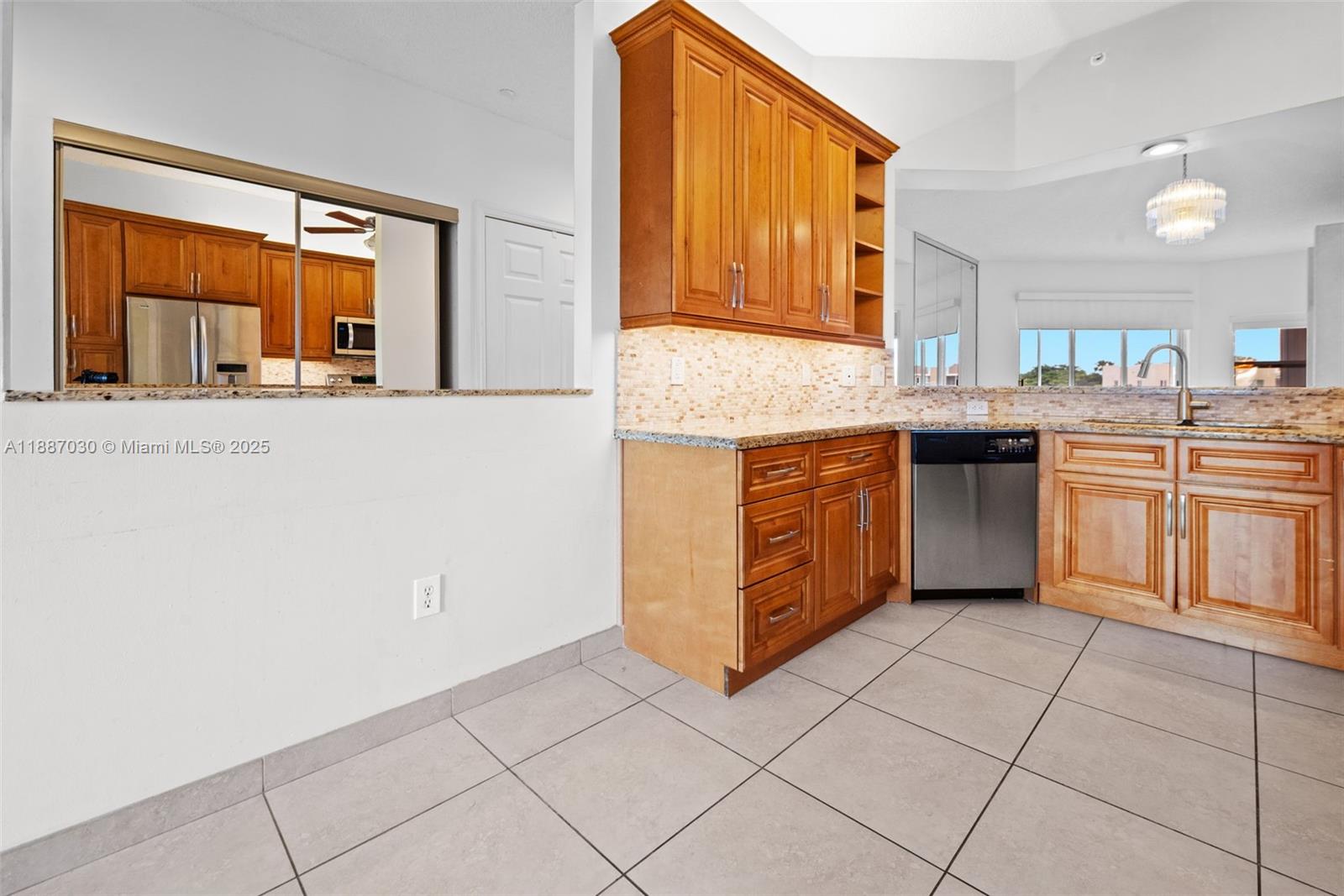 GRANVILLE CONDO D 402 - Residential
