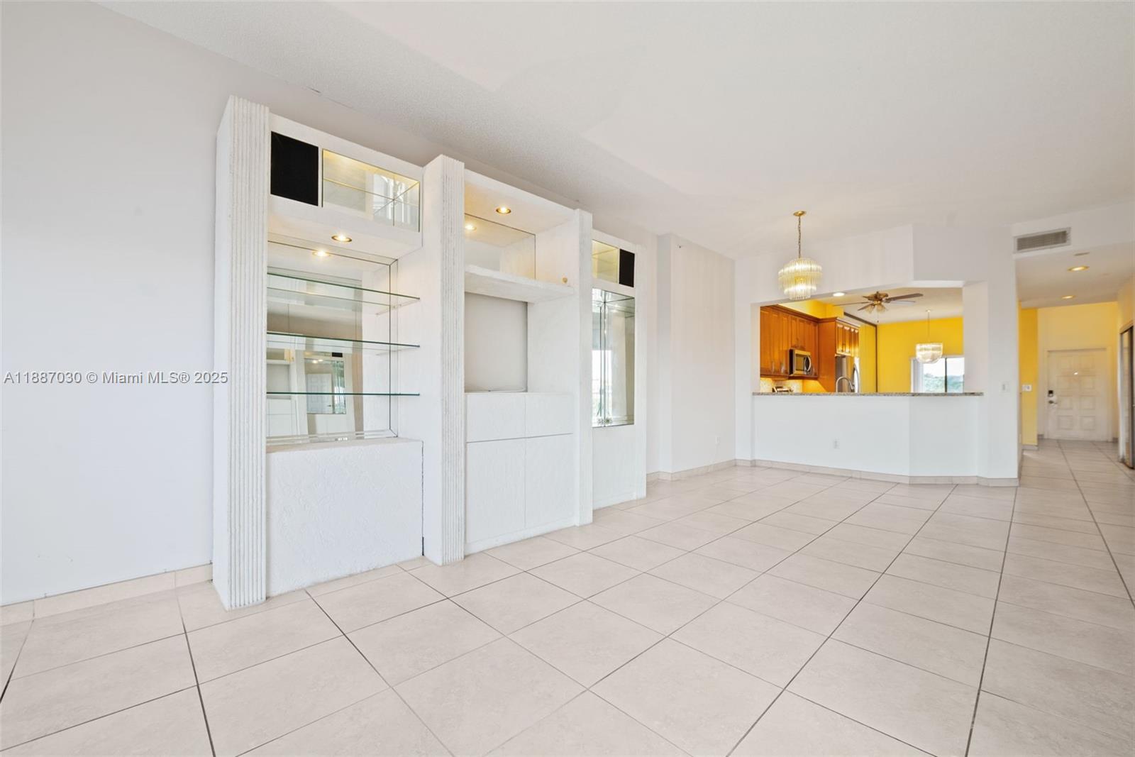 GRANVILLE CONDO D 402 - Residential