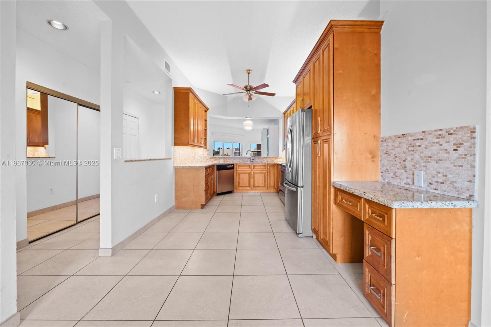 GRANVILLE CONDO D 402 - Residential