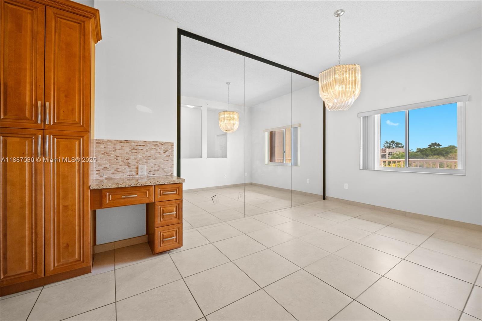 GRANVILLE CONDO D 402 - Residential