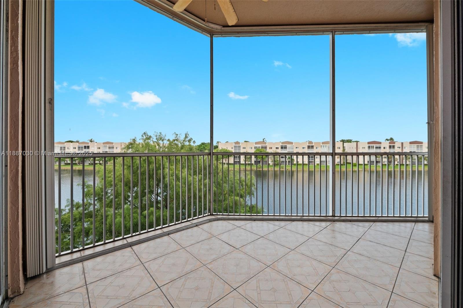 GRANVILLE CONDO D 402 - Residential