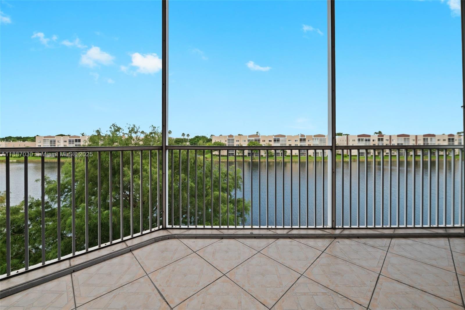 GRANVILLE CONDO D 402 - Residential