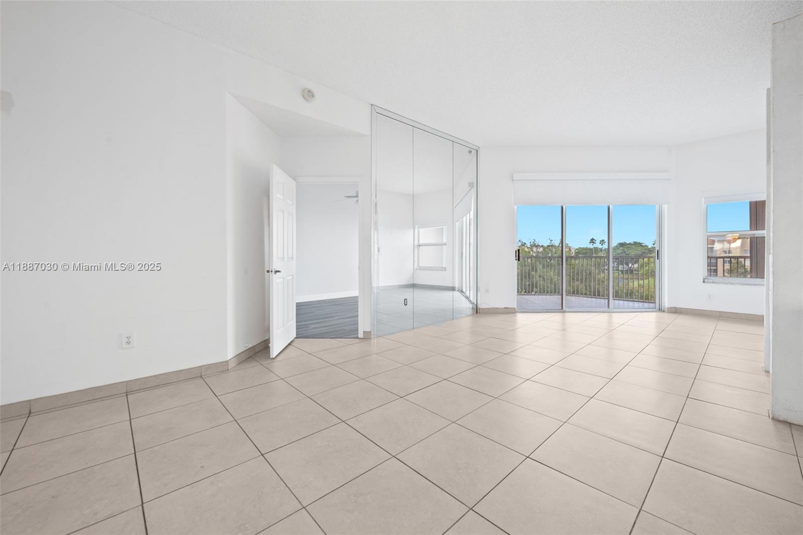 GRANVILLE CONDO D 402 - Residential