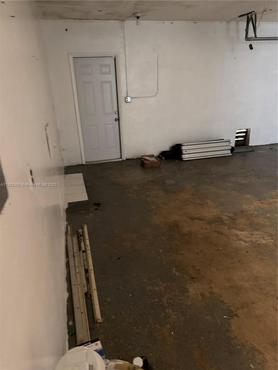 LAZARUS ON RICHMOND - Residential Lease