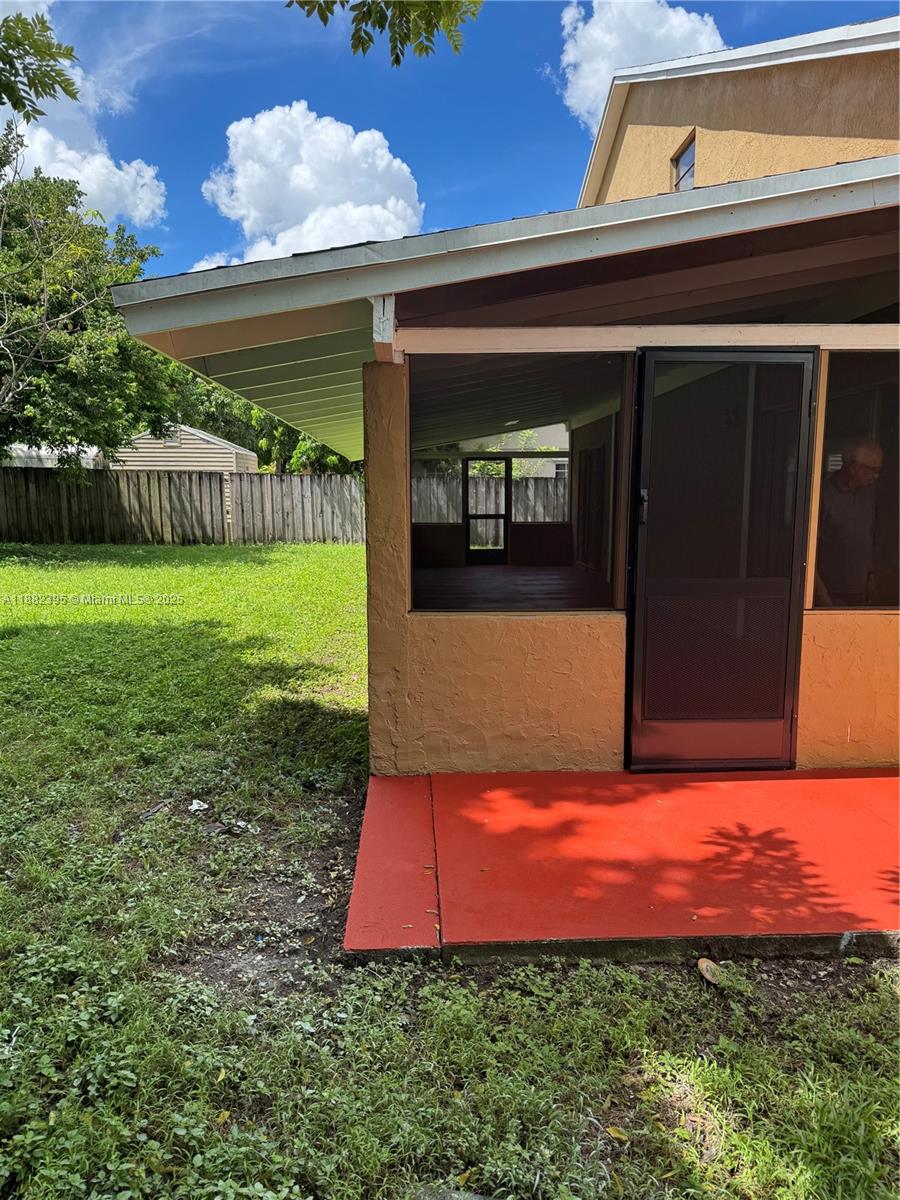 LAZARUS ON RICHMOND - Residential Lease