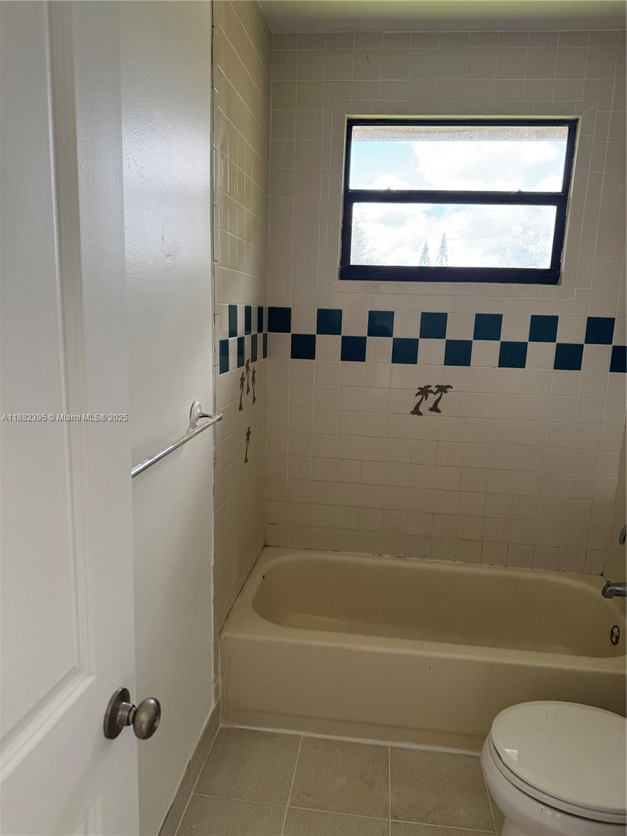 LAZARUS ON RICHMOND - Residential Lease