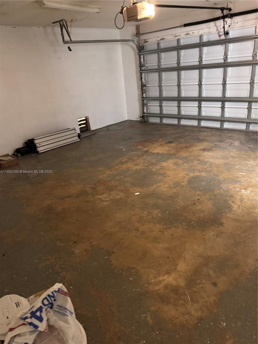 LAZARUS ON RICHMOND - Residential Lease