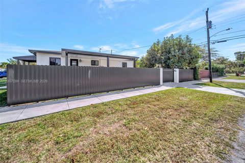 Tiny photo for 7470 SW 37th St, Miami, FL 33155 (MLS # A12007098)