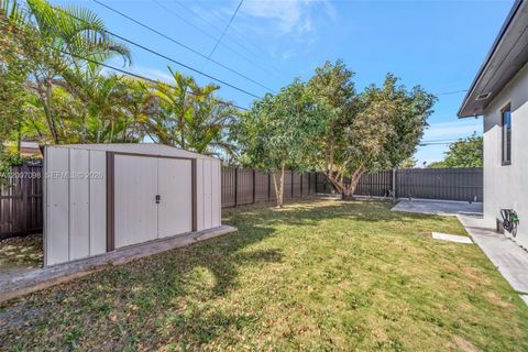 Tiny photo for 7470 SW 37th St, Miami, FL 33155 (MLS # A12007098)