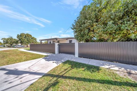Tiny photo for 7470 SW 37th St, Miami, FL 33155 (MLS # A12007098)