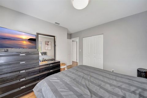 Tiny photo for 7470 SW 37th St, Miami, FL 33155 (MLS # A12007098)