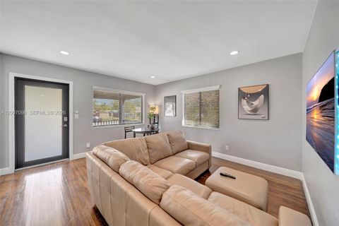 Tiny photo for 7470 SW 37th St, Miami, FL 33155 (MLS # A12007098)