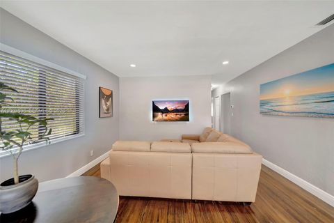 Tiny photo for 7470 SW 37th St, Miami, FL 33155 (MLS # A12007098)