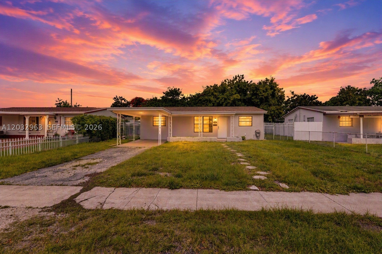 1140 N 74th Way