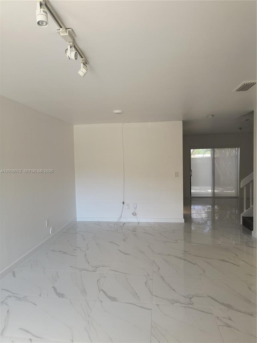 TOWNHOMES OF MONTEREY - Residential