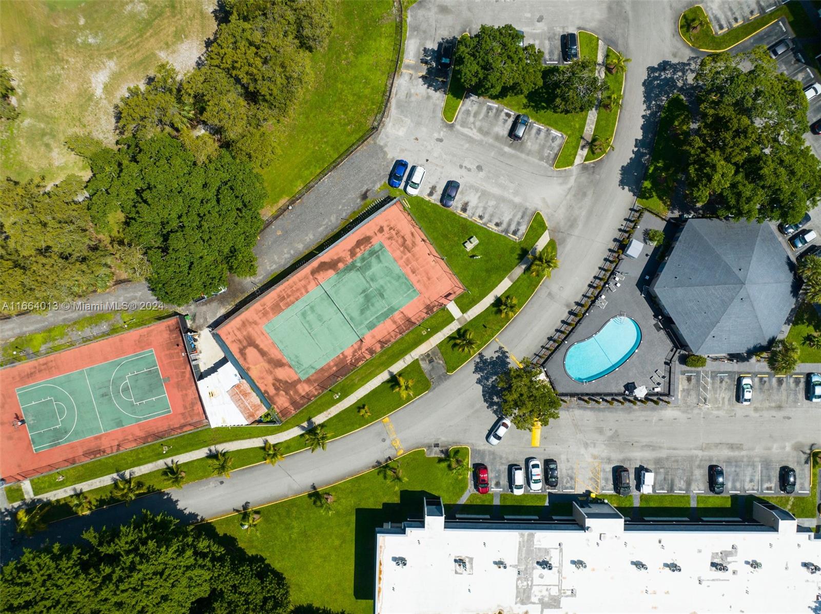 VERSAILLES GARDENS CONDO - Residential