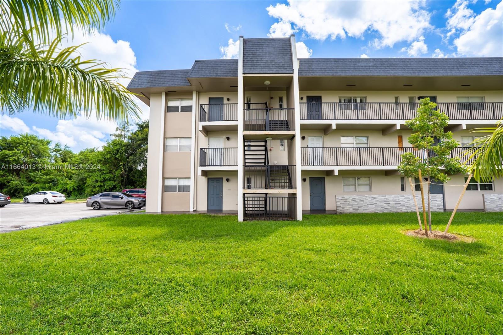 VERSAILLES GARDENS CONDO - Residential