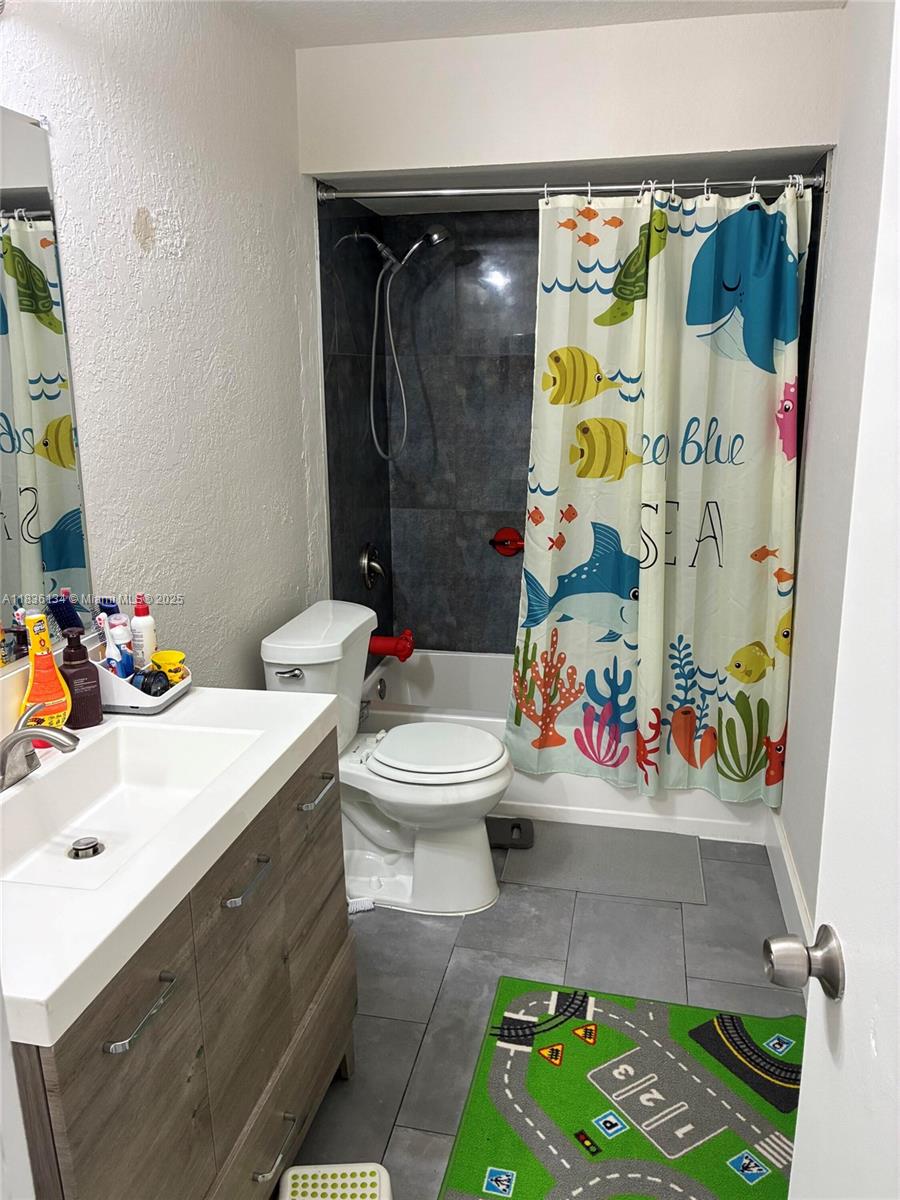 14672 SW 127th Ct, Miami, FL, 33186/$620,000 4 14672 SW 127th Ct