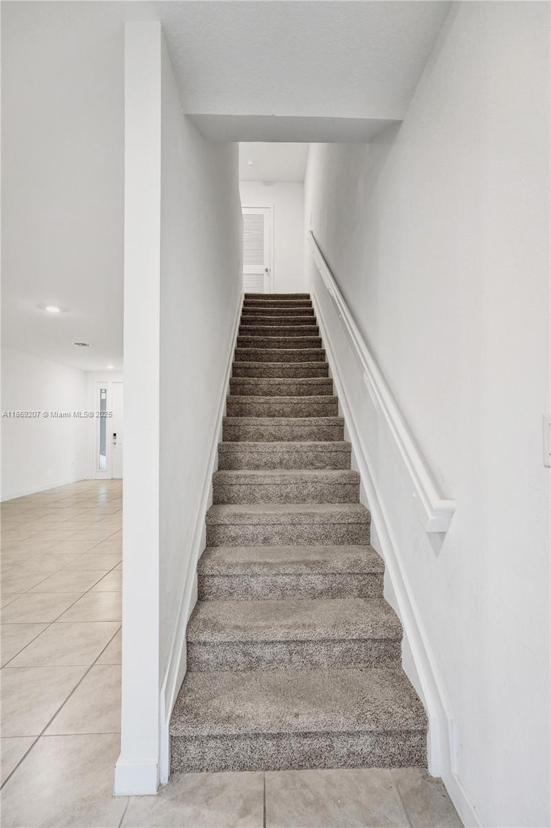 HIGHLAND OAKS 179-135 B - Residential Lease