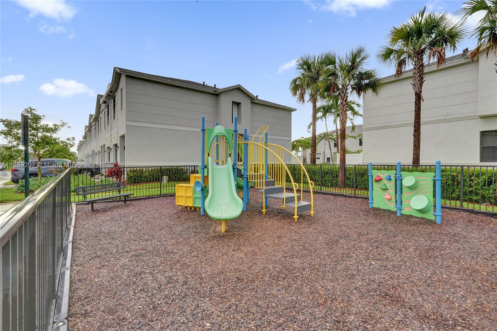 HIGHLAND OAKS 179-135 B - Residential Lease