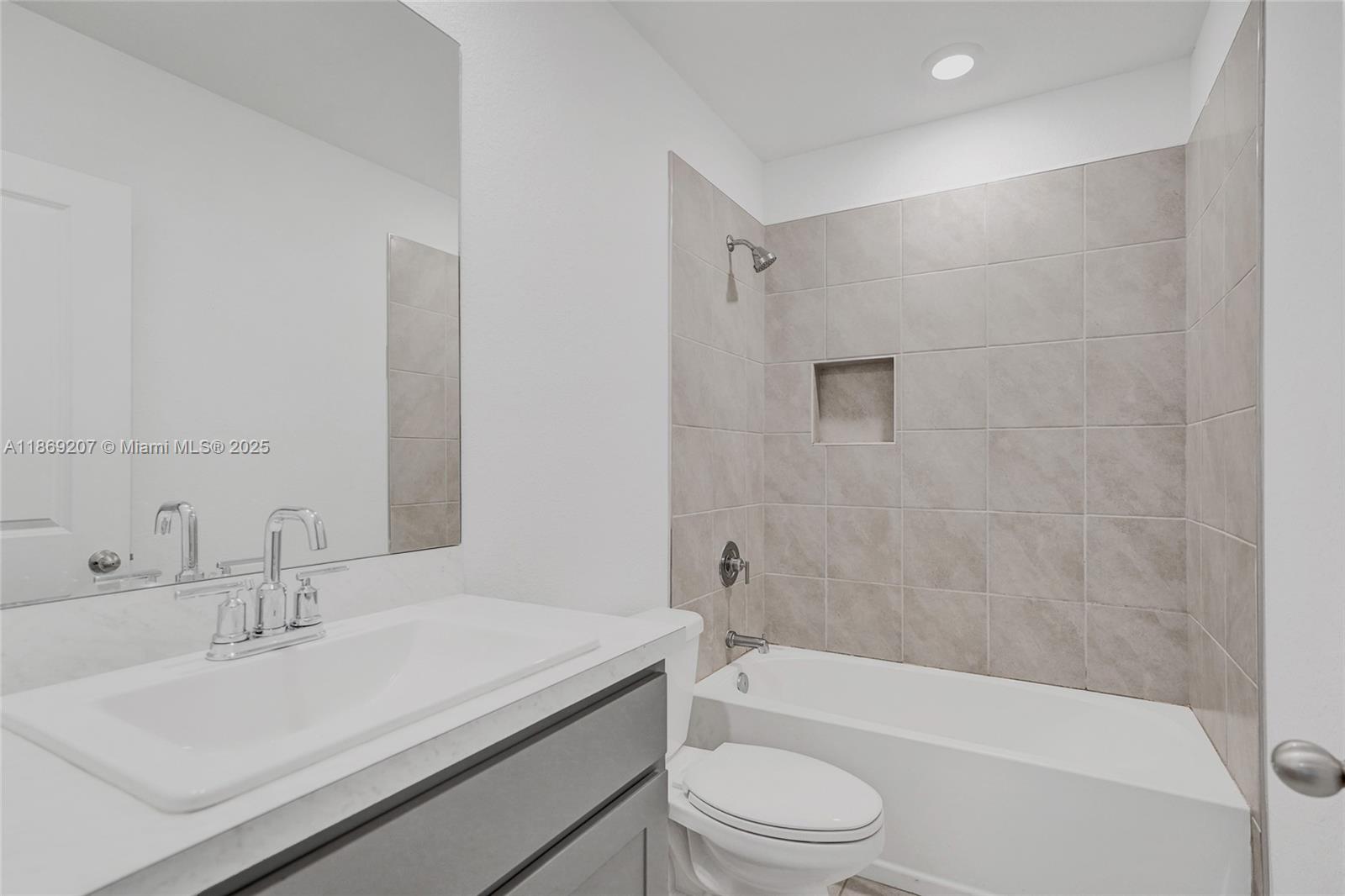 HIGHLAND OAKS 179-135 B - Residential Lease