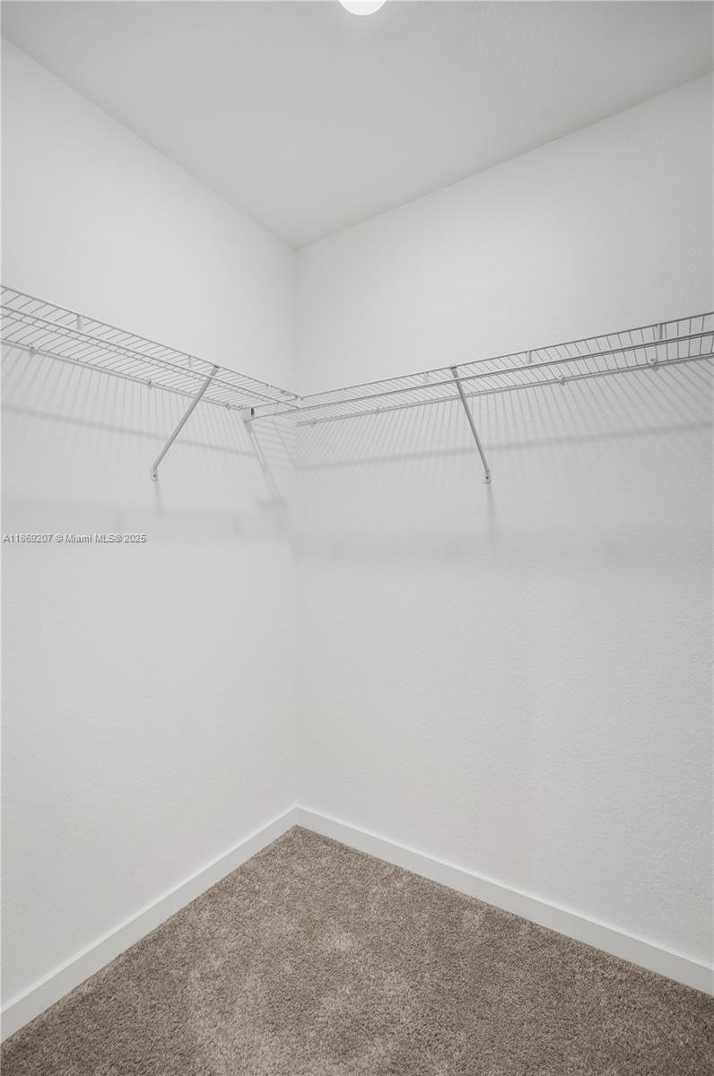 HIGHLAND OAKS 179-135 B - Residential Lease