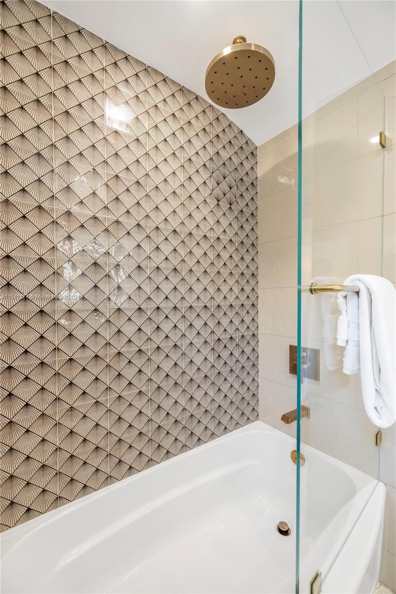 MIAMI SHORES SEC 1 AMD - Residential