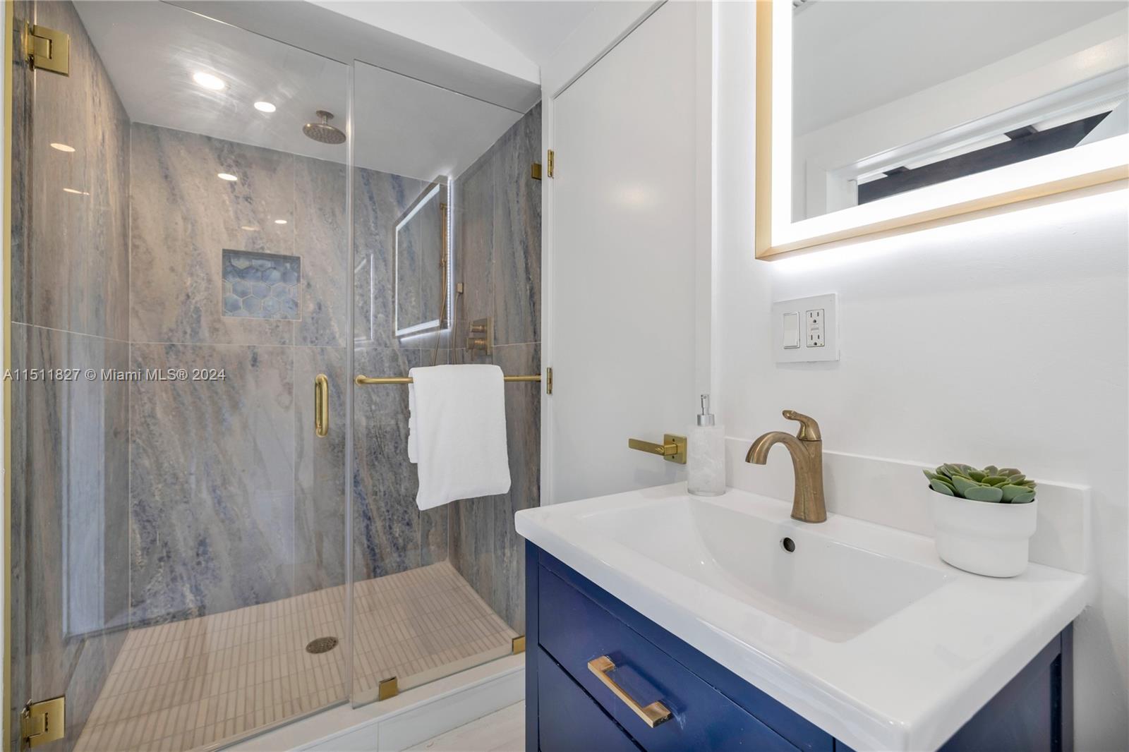 MIAMI SHORES SEC 1 AMD - Residential