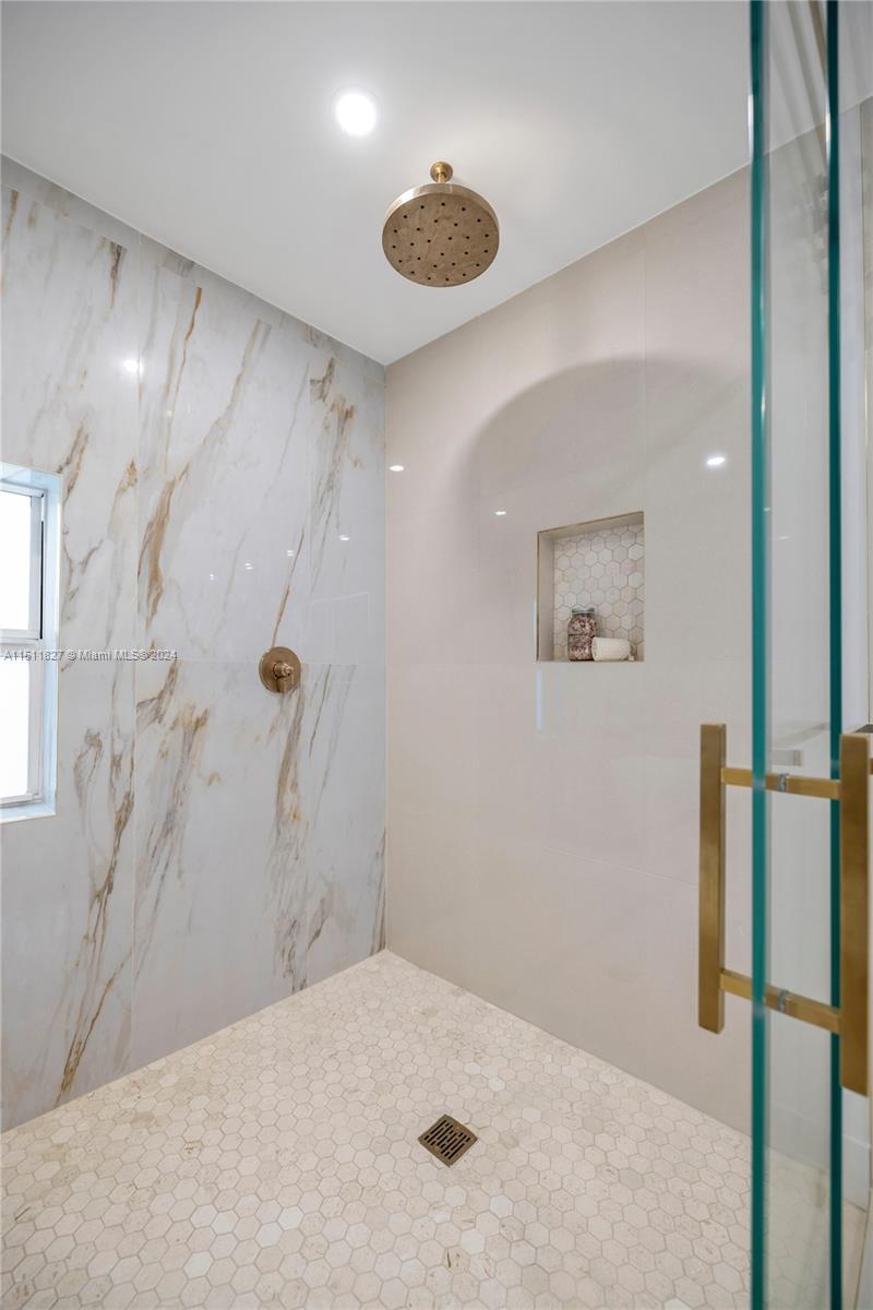 MIAMI SHORES SEC 1 AMD - Residential