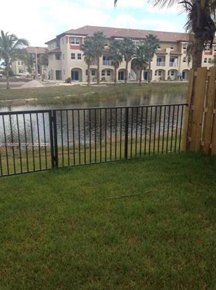 DORAL BREEZE - Residential