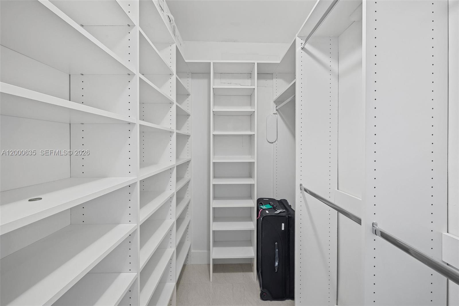 SOUTHERN ESTATES 9TH ADDN - Residential