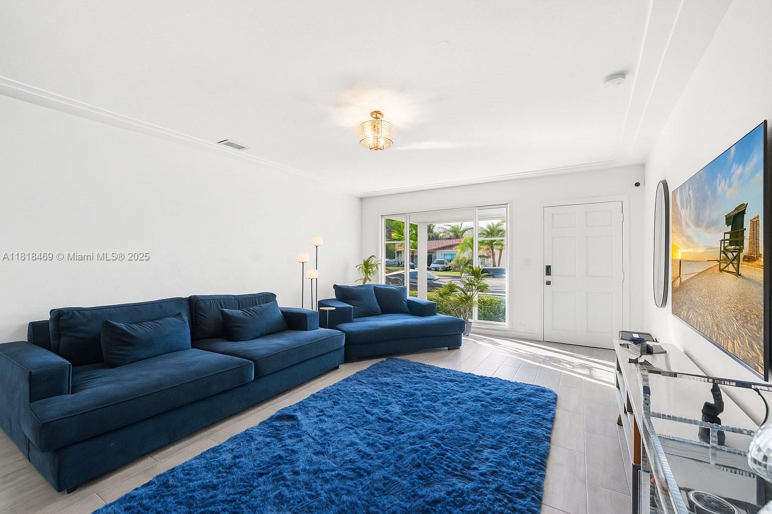 1545 Normandy Dr