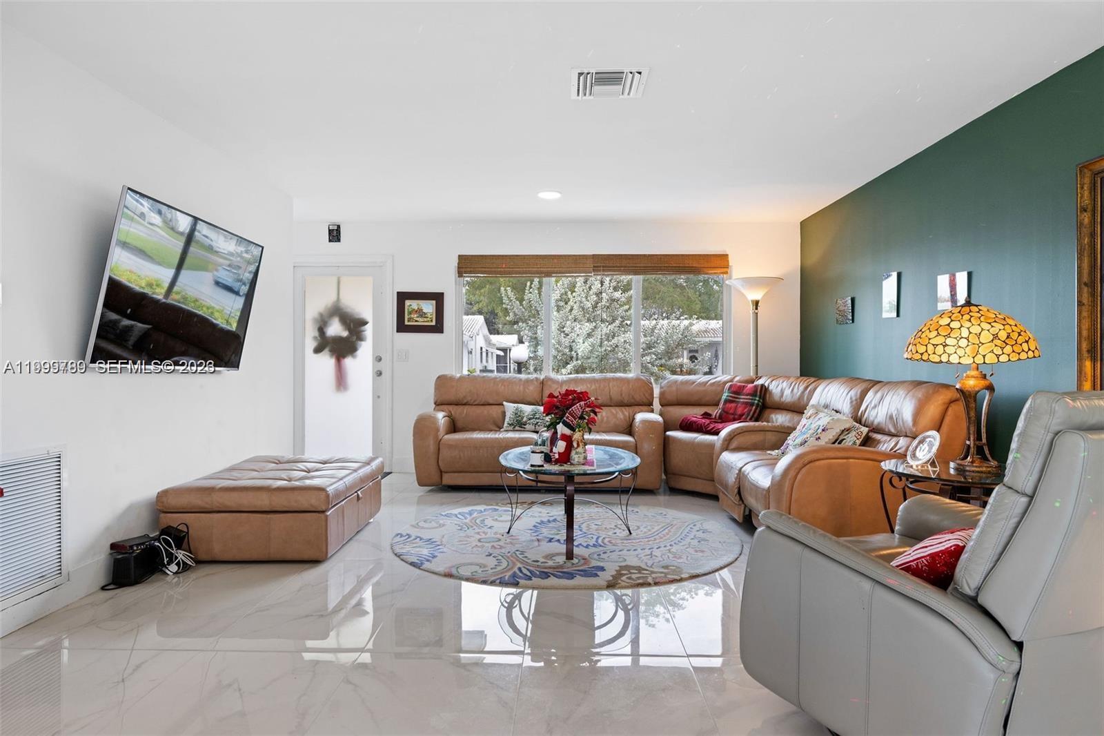 LAUDERDALE WEST SEC 4 - Residential