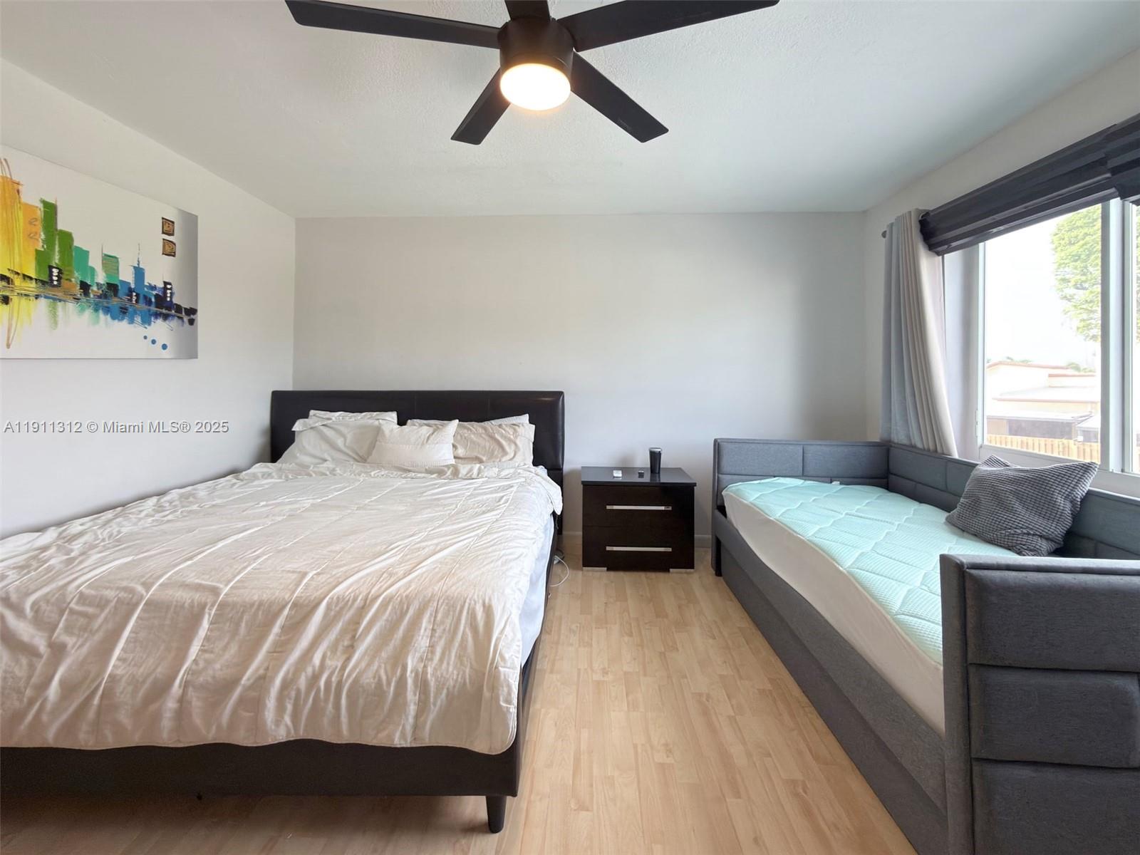 TAMIAMI LAKES TOWNHOUSES - Residential