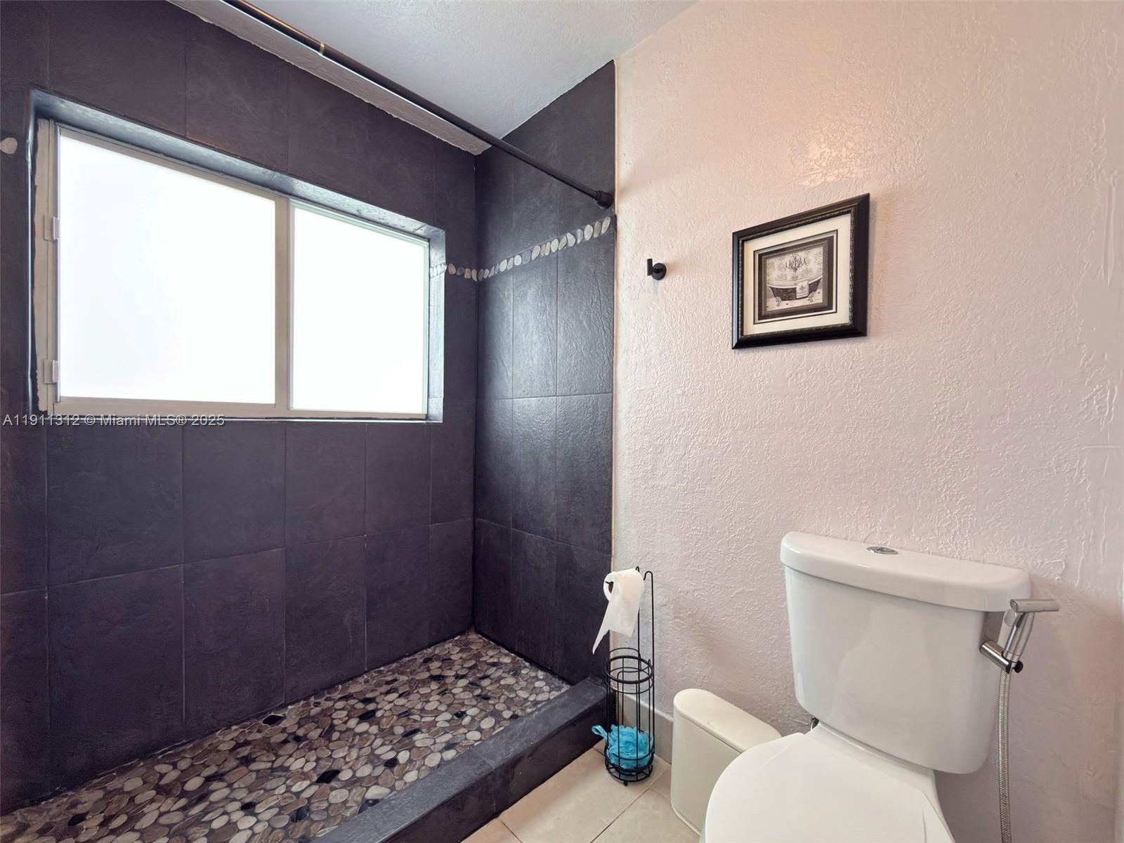 TAMIAMI LAKES TOWNHOUSES - Residential