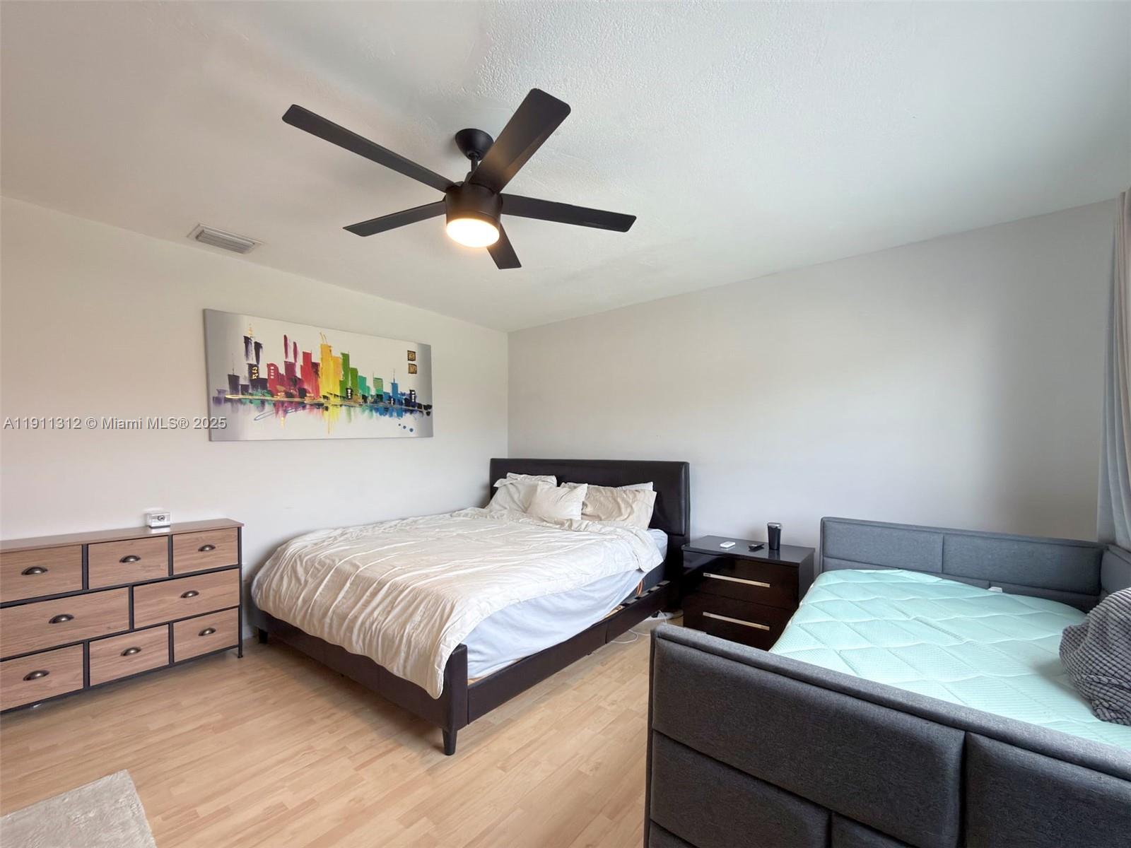 TAMIAMI LAKES TOWNHOUSES - Residential