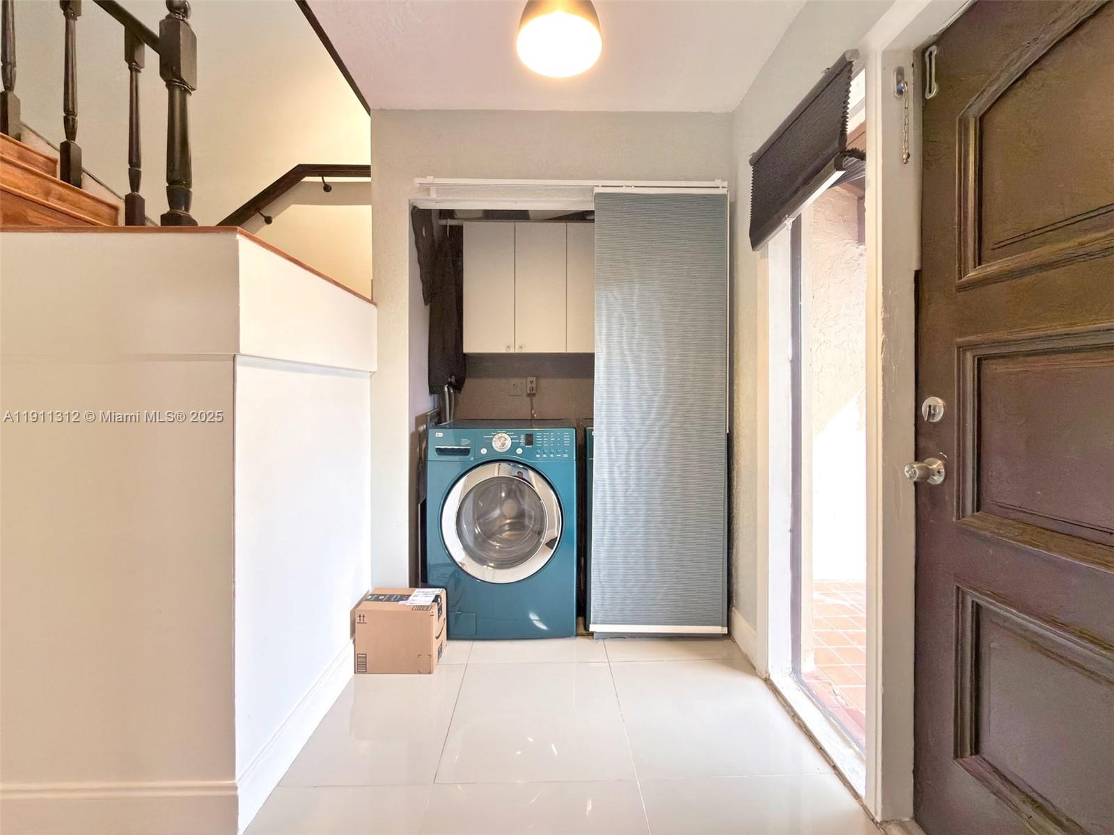 TAMIAMI LAKES TOWNHOUSES - Residential