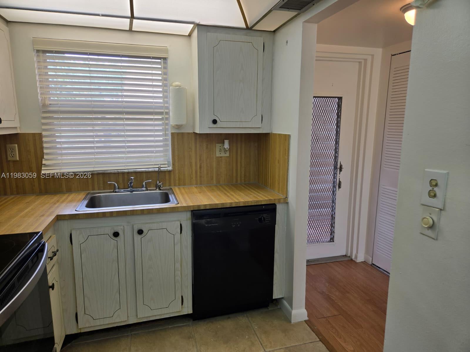 SUNRISE LAKES 97 CONDO - Residential