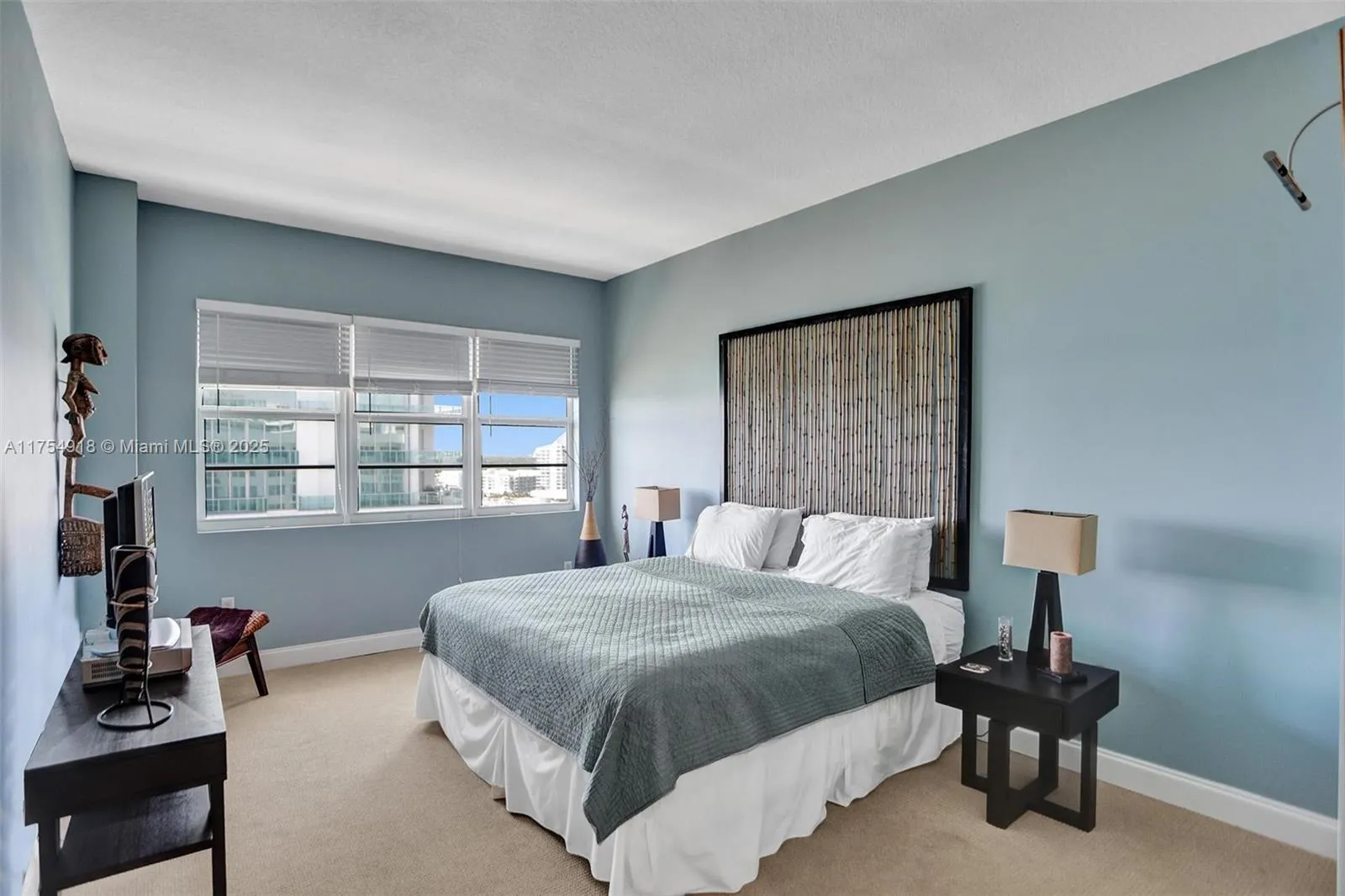 Miami Beach, Florida 33141, United States, 2 Bedrooms Bedrooms, ,2 BathroomsBathrooms,Residential,Active,82844