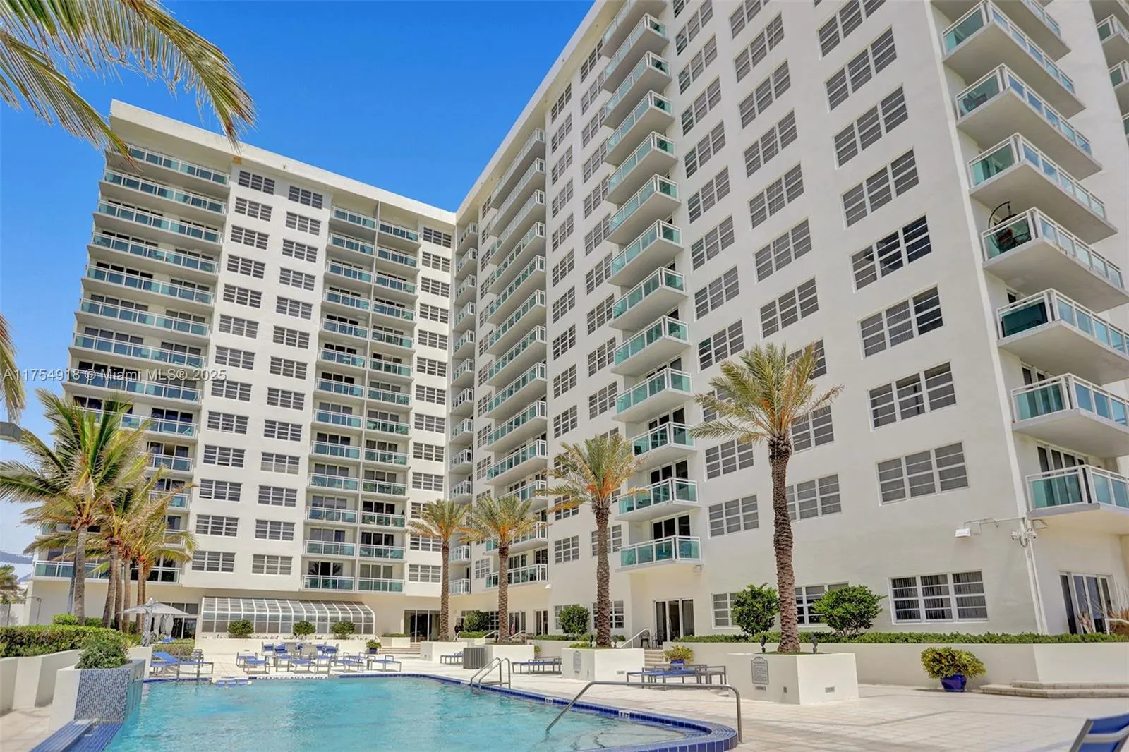 Miami Beach, Florida 33141, United States, 2 Bedrooms Bedrooms, ,2 BathroomsBathrooms,Residential,Active,82844